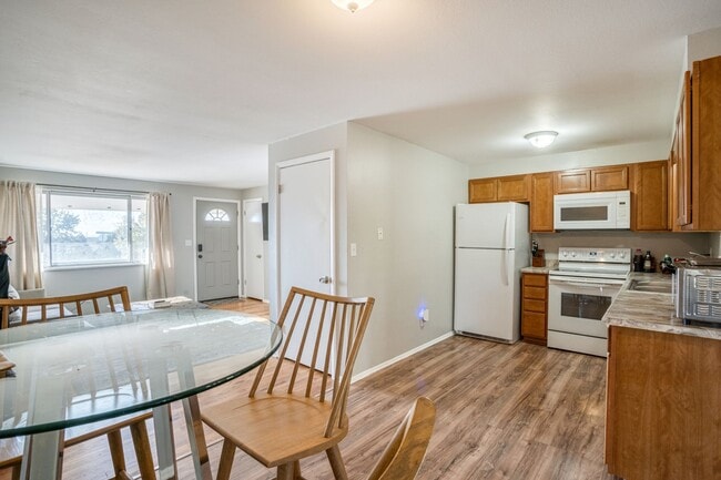 Photo - Room in a large shared home, great neighbo... Unit Room 3