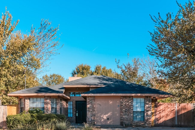 Photo - 1331 Glencliff Ct