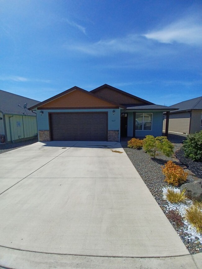 3-bedroom 2 bath home on Golf Course - 3-bedroom 2 bath home on Golf Course