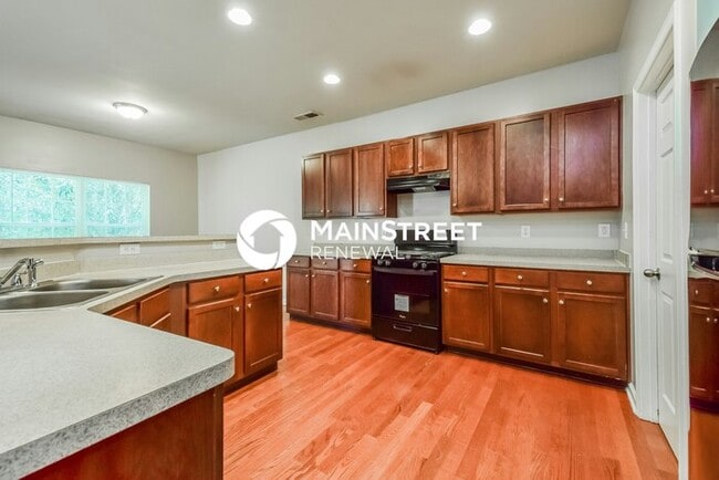3 Bedroom Pet-Friendly Home in Atlanta, GA with Main Street Renewal