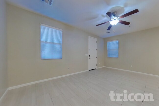 12550 W Hummingbird Terrace