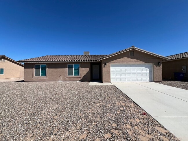 Building Photo - BRAND NEW 3 BEDROOM HOME!