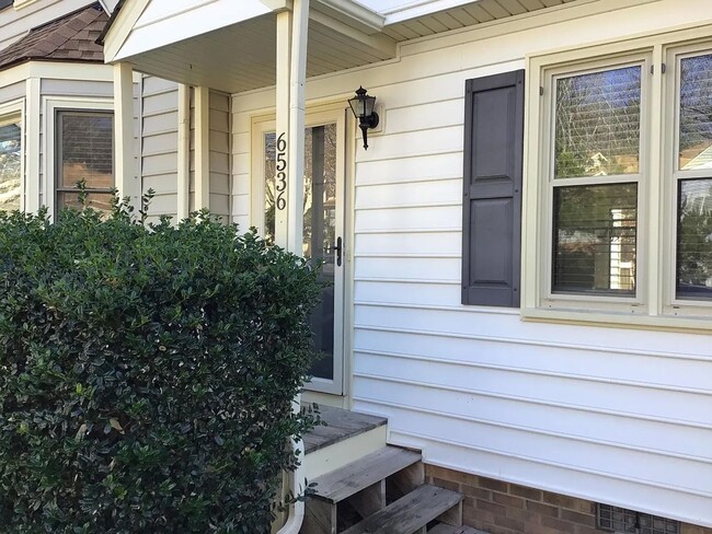 Building Photo - Charming 2-Bedroom Townhome in Bent Creek – Available March 10th