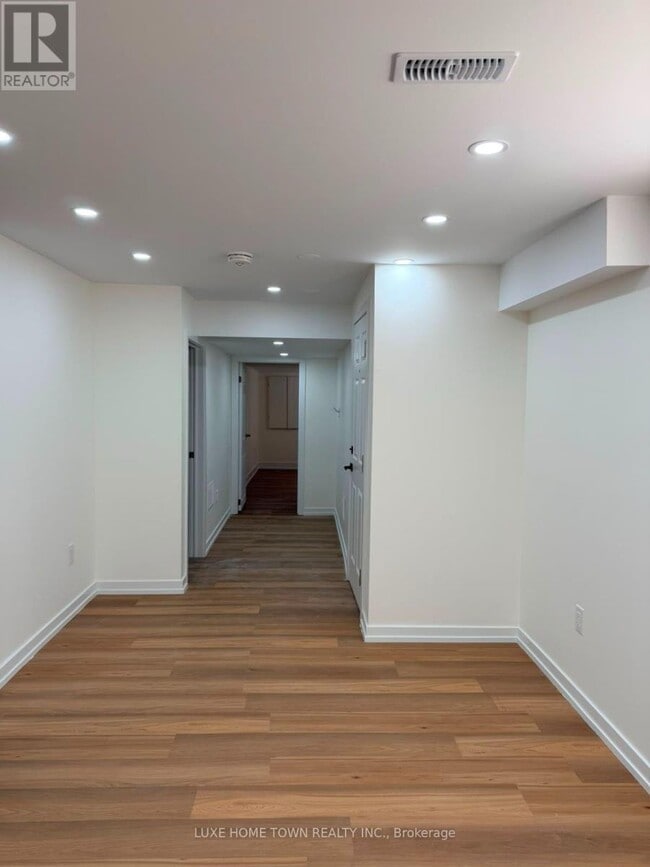 Photo - 18 Golden Springs Dr