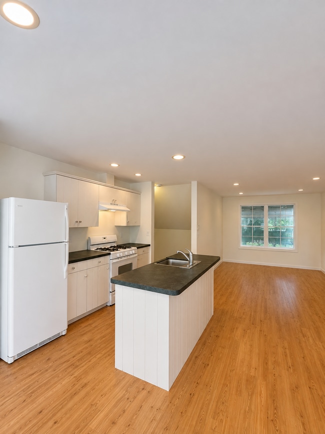 Kitchenette/Dining Area