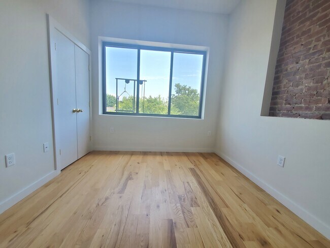 Photo - 141 Monticello Ave Unit 5