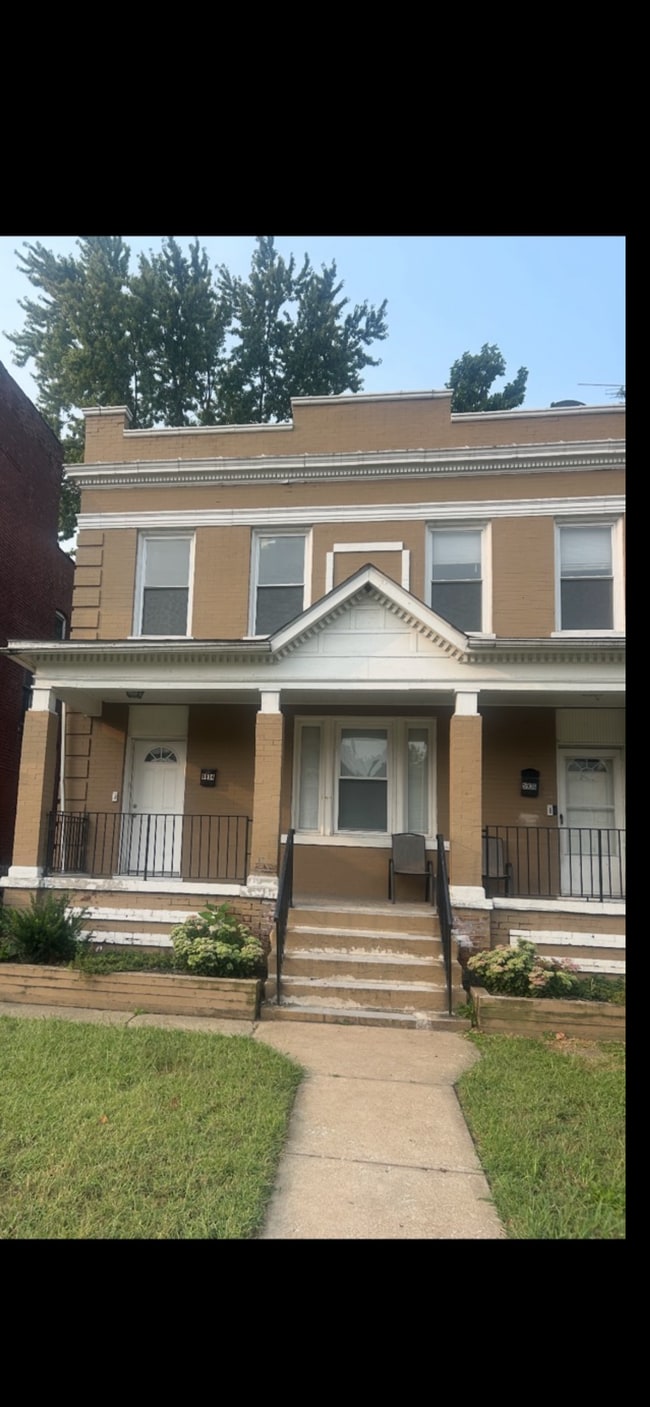 Building Photo - 5934 Plymouth Ave Unit Spacious Duplex