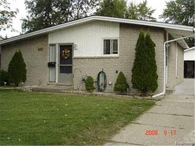 Building Photo - 8783 Lozen Dr