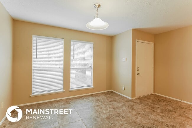 Photo - 9415 Charterlawn Cir