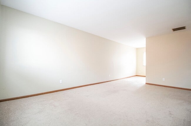 Photo - 4715 Bennett Rd