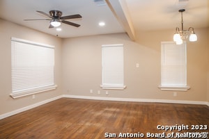 Photo - 415 Riddle St