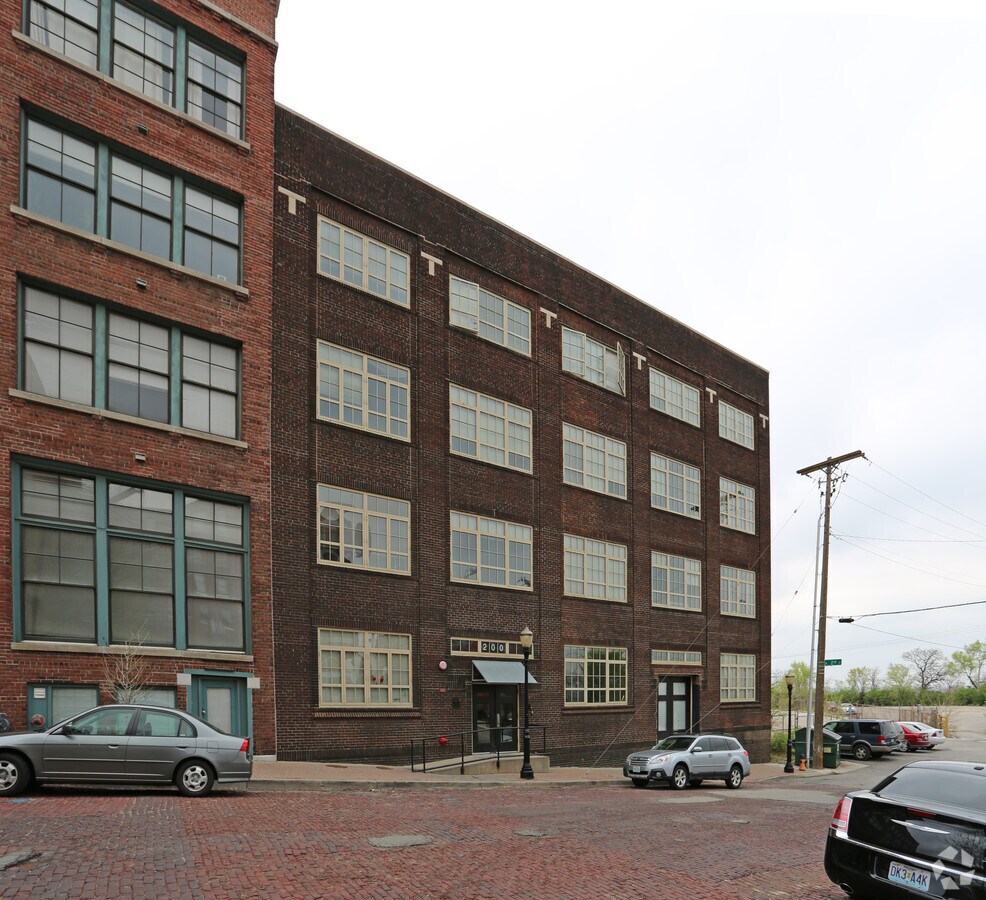 Photo - Chase Apartments