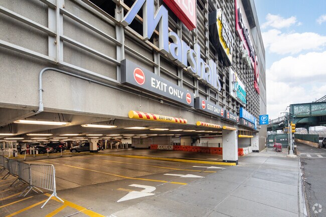 Photo - The Grand at SkyView Parc