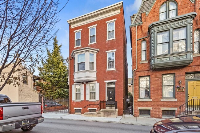 Photo - Spacious 5 Bedroom, 1.5 Bath Home in York,...