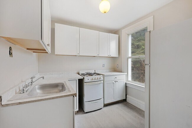 Photo - 1210 Maple Avenue Unit 1210-2_BT