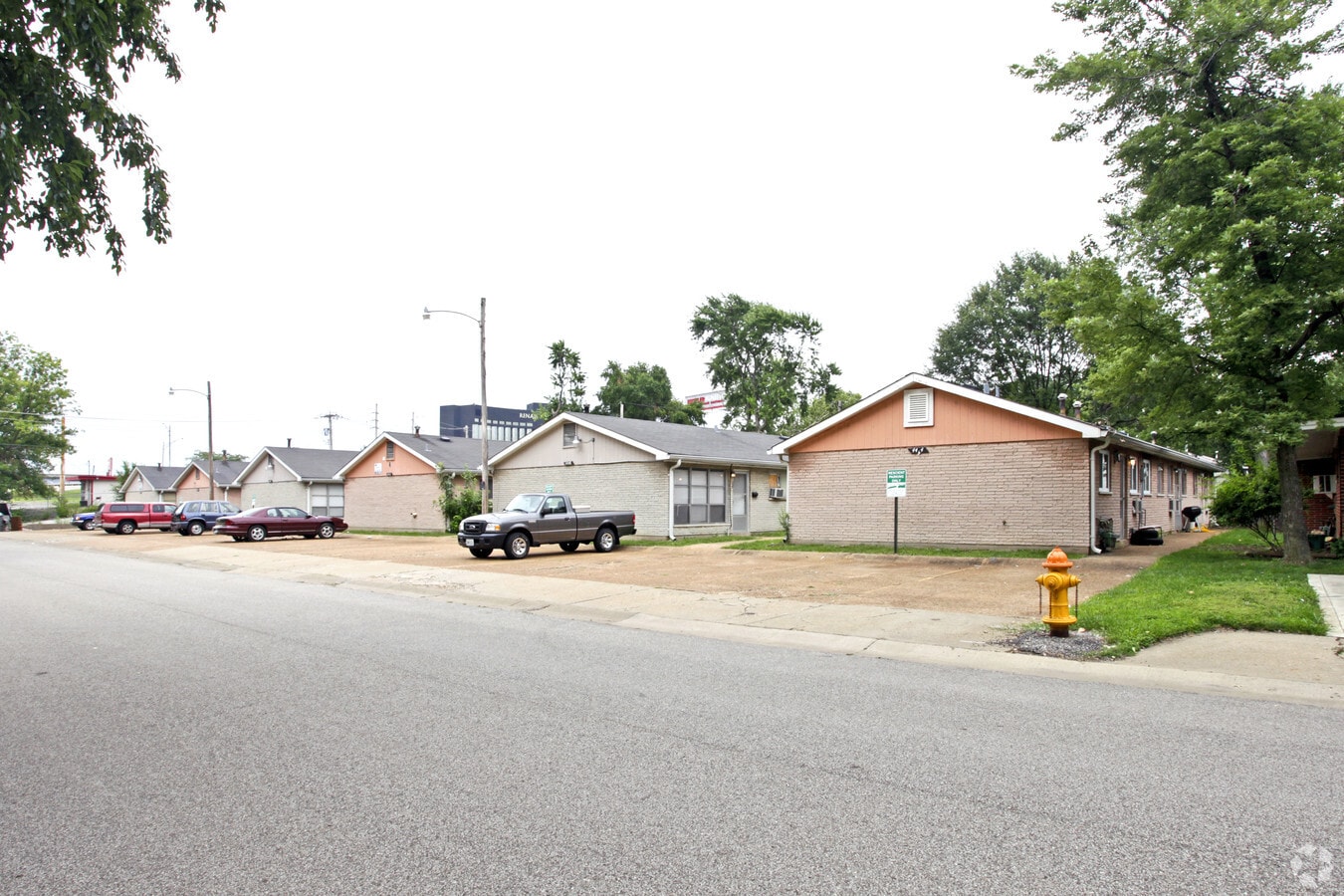 Photo - 4444-4464 Brenton Ave Apartments