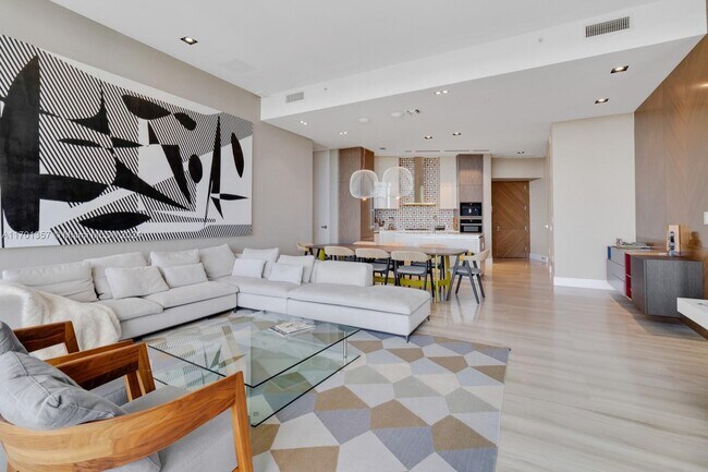 Photo - 2669 S Bayshore Dr Unidad 502N