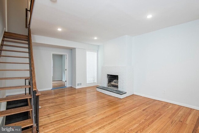 Building Photo - 3936 Delancey St