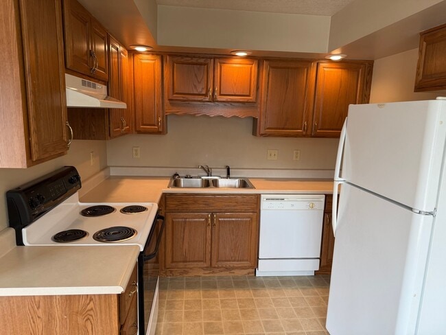Photo - 2426 E 50th St Unit Apartment 3