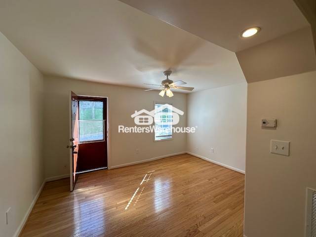 Photo - 3762 St Paul St