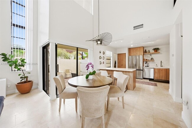 Photo - 327 Ives Dairy Rd