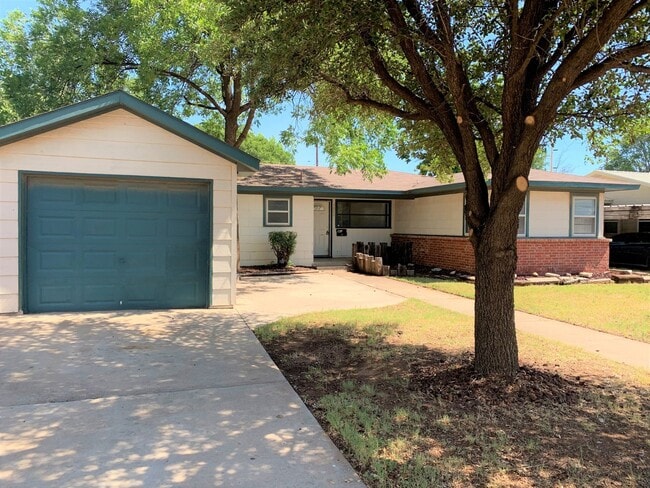 Photo - Pre-Leasing 3 Bed 1 Bath