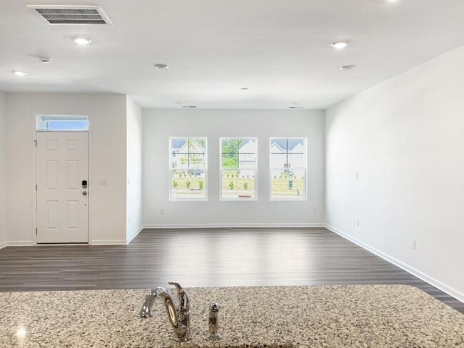 Photo - 252 Marelli Dr