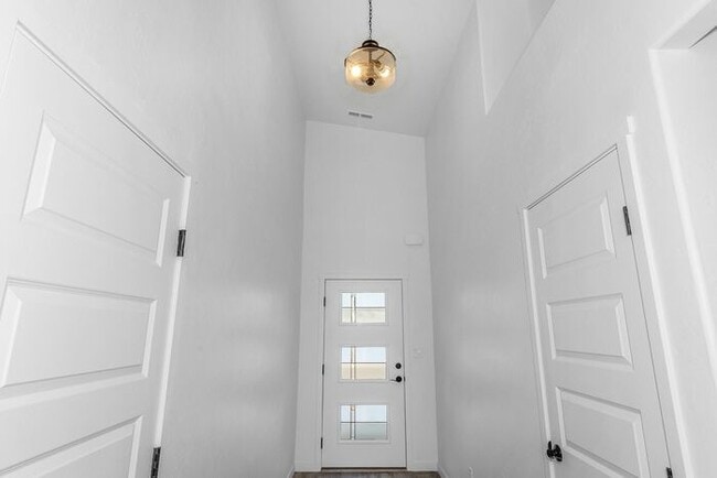 Photo - Beautiful Brand-New 3 Bedroom Home Near the Colorado River & Trail System