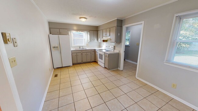 Photo - Well Maintained 3 Bedroom Home with Covere...