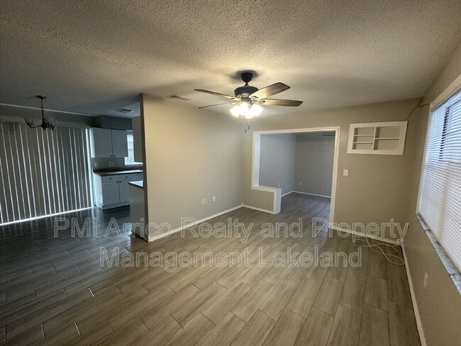 Photo - 651 Duncan Cir W