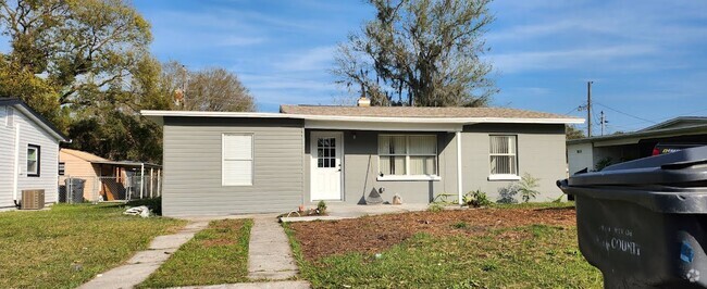 Building Photo - 1015 Woodland Ave Rental