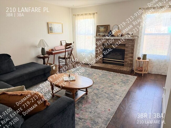 Photo - 210 Lanfare Pl