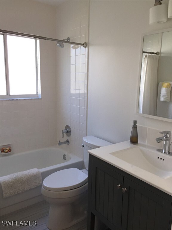 Building Photo - 7800 Emerald Cir Unit B-201 Rental