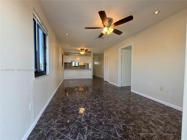 Photo - 3525 SW 92nd Ave Unidad 3527