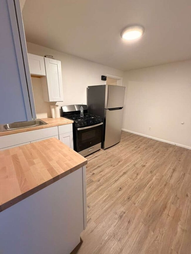 Photo - 18 Marvin Ave Unit #2