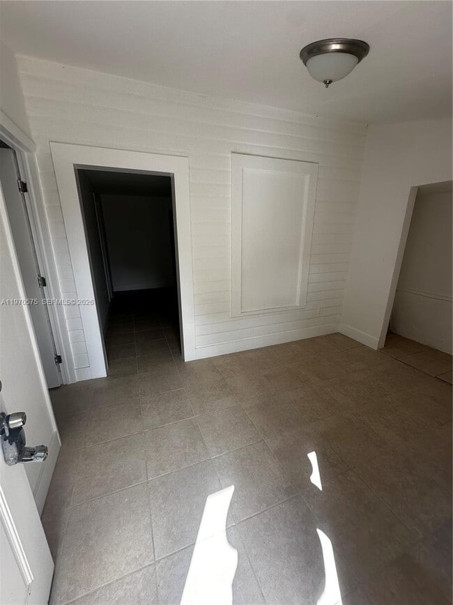 Photo - 1919 SW 2nd St Unit c