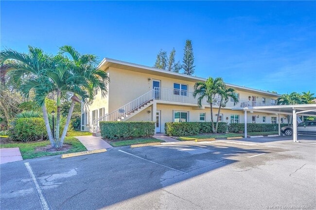 Building Photo - 2950 SE Ocean Blvd Unit 122-5