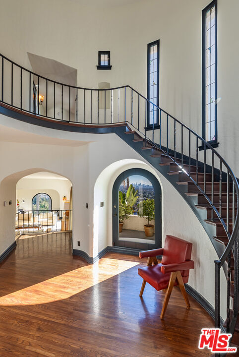 Photo - 8440 Harold Way