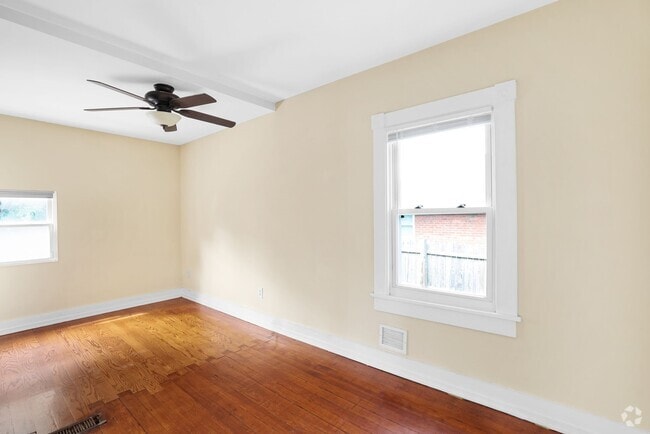 Building Photo - 2712 1st St S Rental