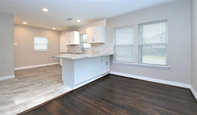 Photo - 5402 Texas St