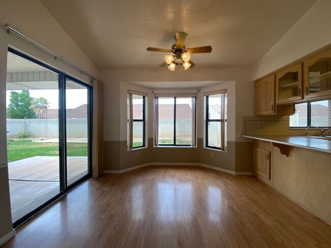 Photo - 3 bed 2 bath in nice neighborhood