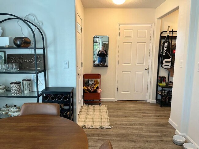 Photo - Furnished 3 Bedroom. 2.5 Bath Home in Dundee- Short Term Lease Options Available