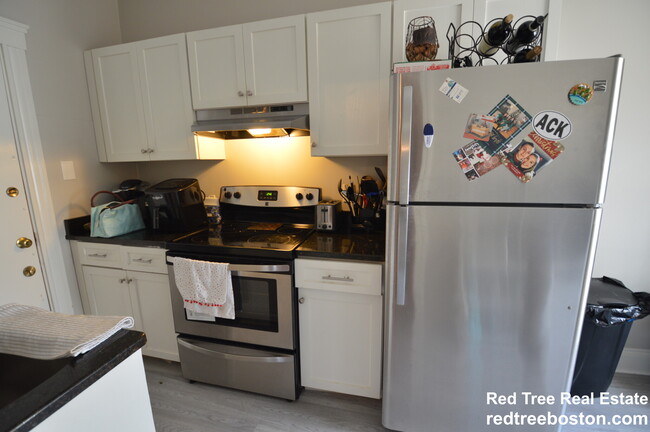 Photo - 2 Sutherland Rd Condo Unit 1