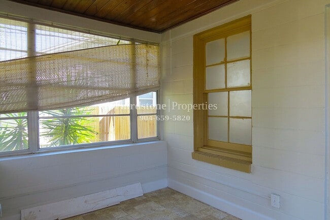 Photo - 4762 Colonial Ave