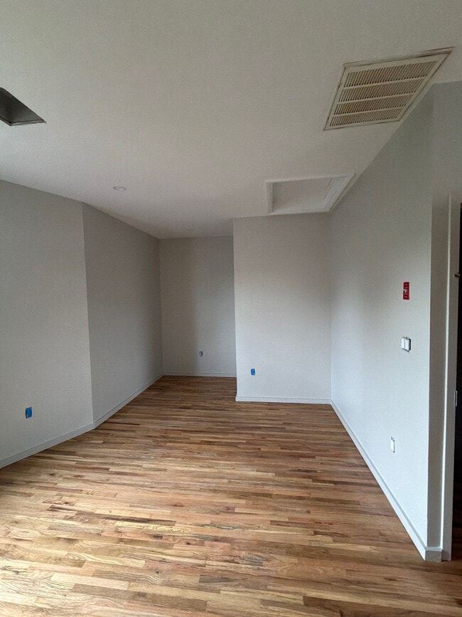 Photo - 213 Lakeview Ave Unit #2