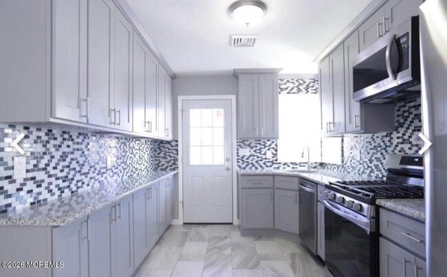 Building Photo - 145 Main St