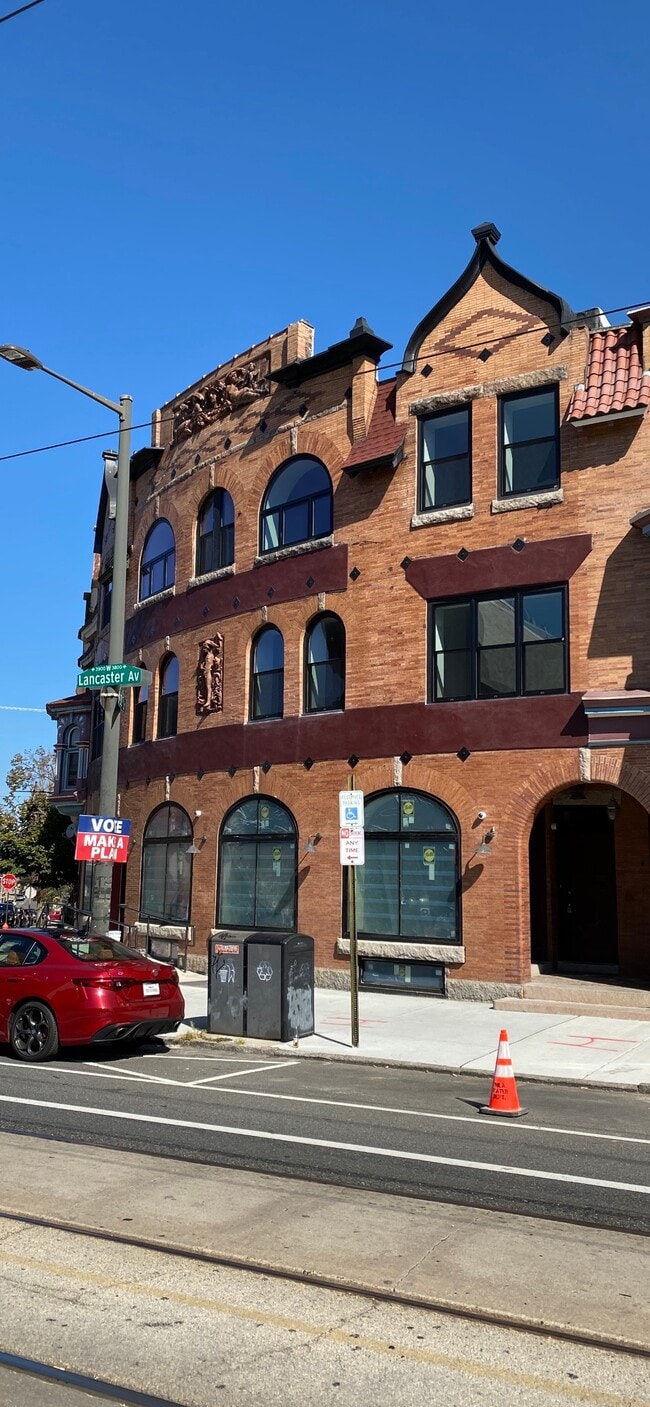 3859 Lancaster Ave