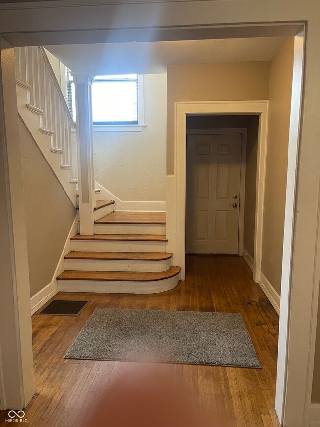 Photo - 117 E 36th St