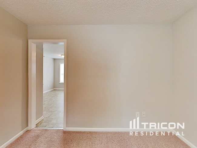 Photo - 907 S Philwood Ct