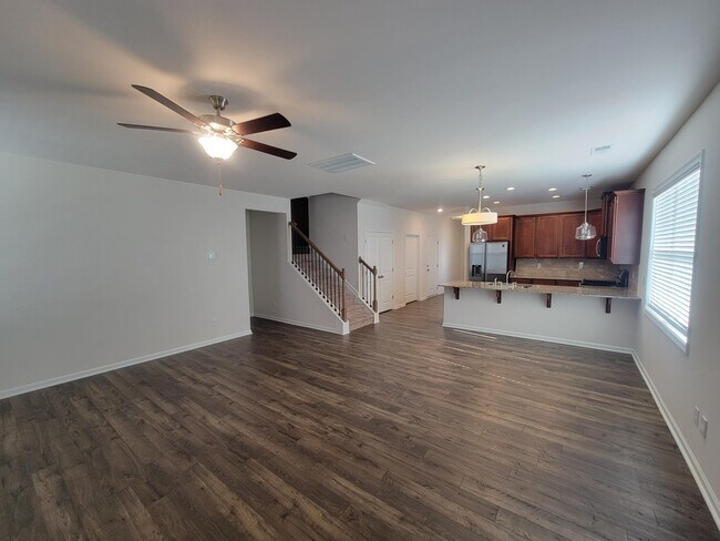 Photo - 166 Luxborough Ct